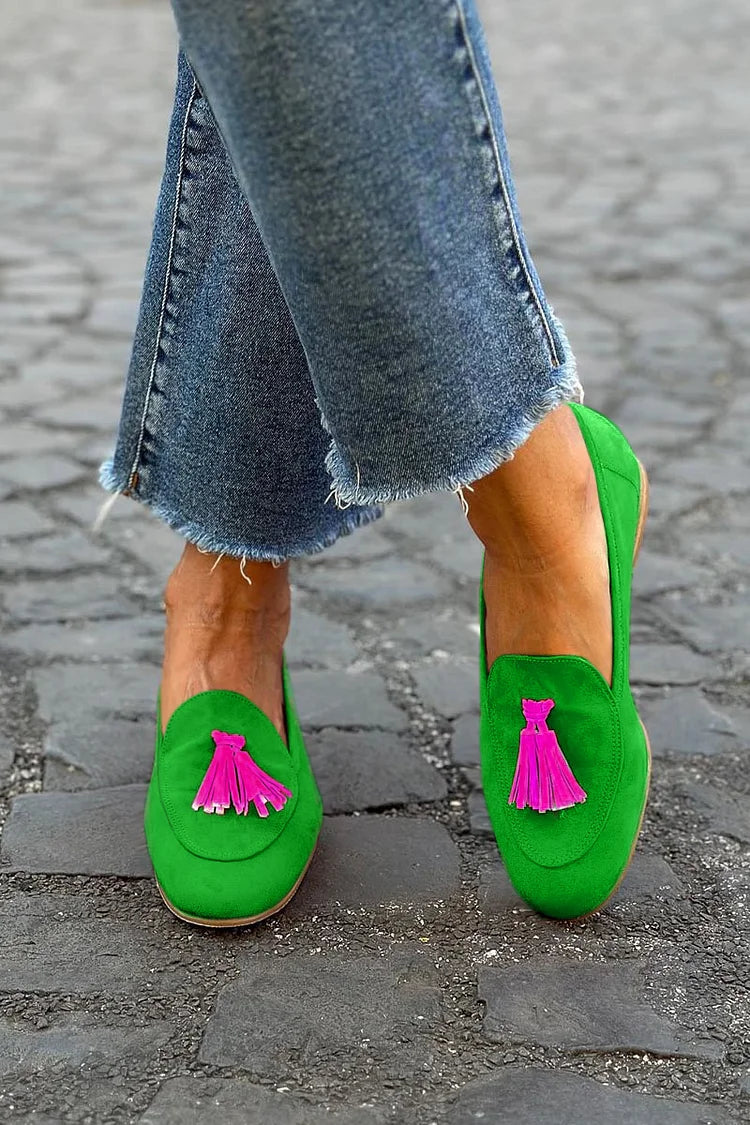Amelia - Elegant loafers with contrasting tassels for a unique style