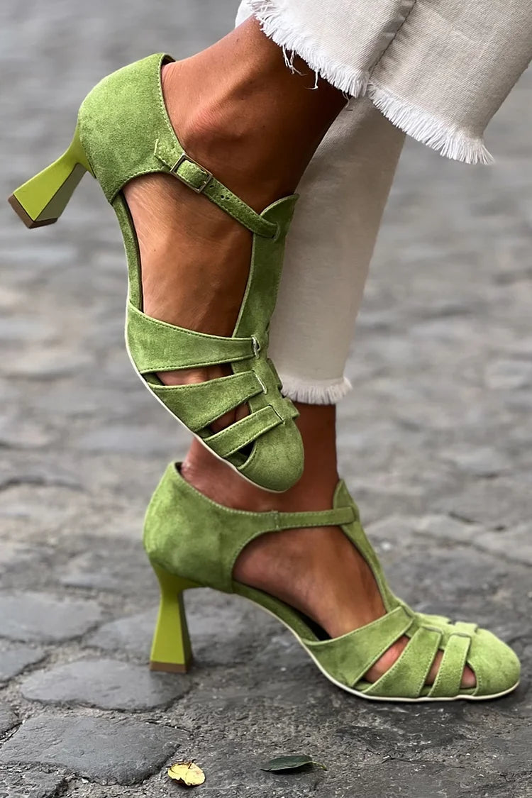 Stella - Elegant Sandals with Medium Heel and Crossed Design