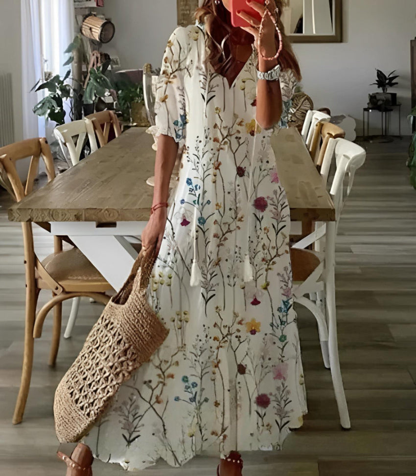 Niavah - Elegant Vintage Bohemian Dress with V-Neck and Patterns