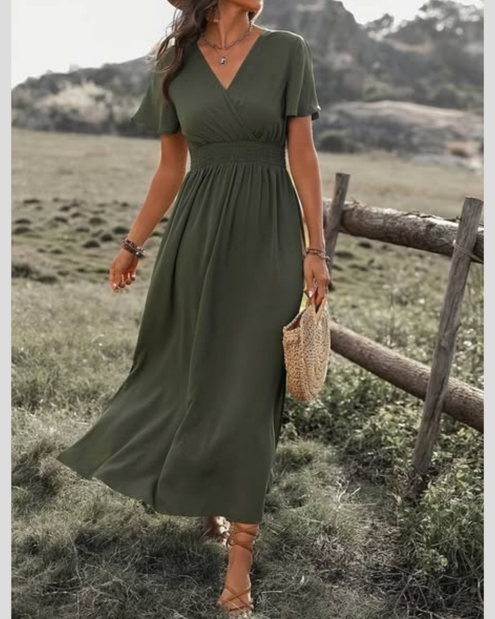 Nayeli – Elegant V-Neck Maxi Dress