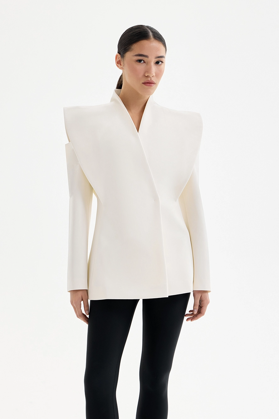 Taya - Sculptural shoulder blazer