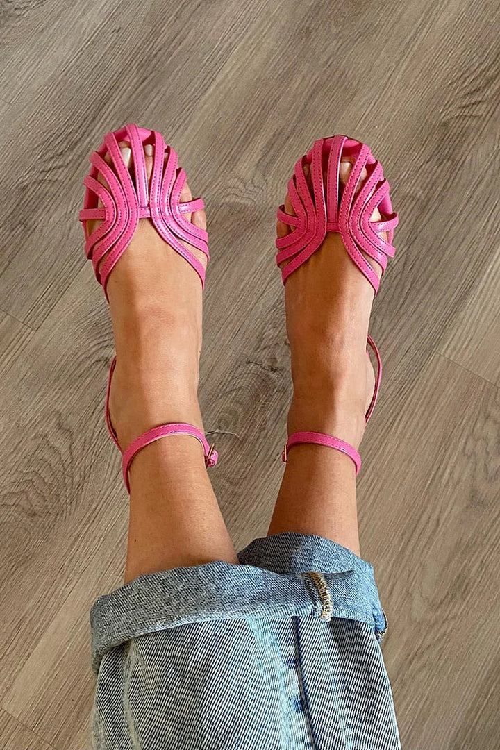 Ruby - Elegant flat woven sandals for a sophisticated look