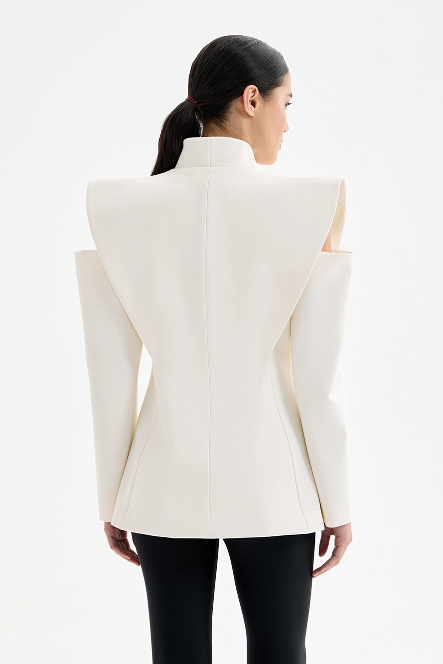 Taya - Sculptural shoulder blazer