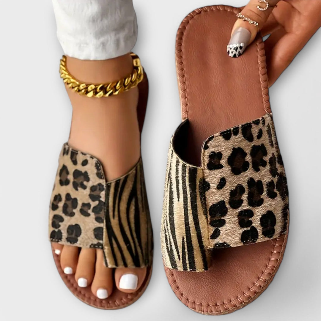 Tahlira - Chic Two Tone Slippers with Leopard Print