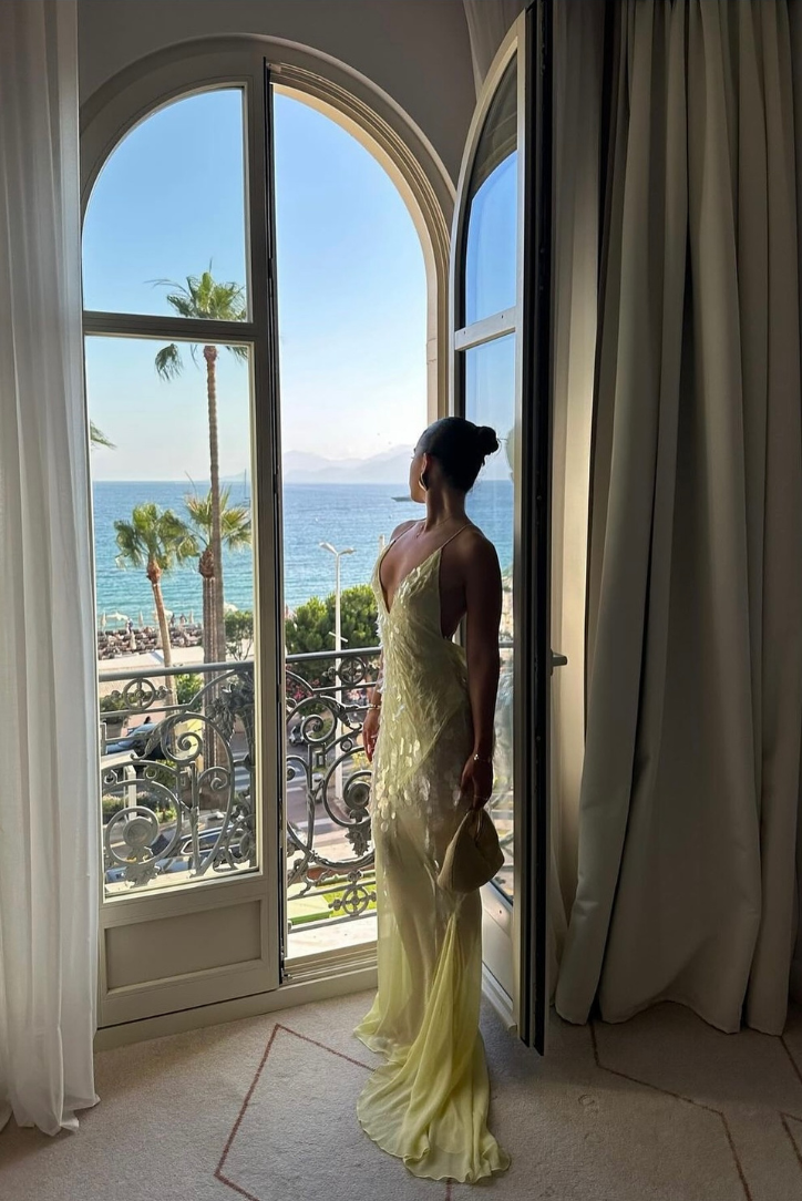 Aaliyah - V-Neck Sleeveless Maxi Dress