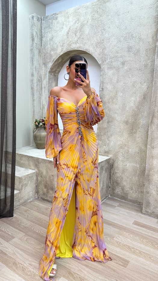 Carly - Elegant V-Neck Dress