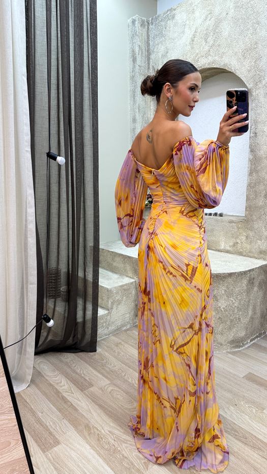 Carly - Elegant V-Neck Dress
