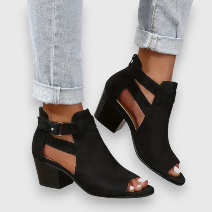 Kariselle – Sandals with Thick Heels