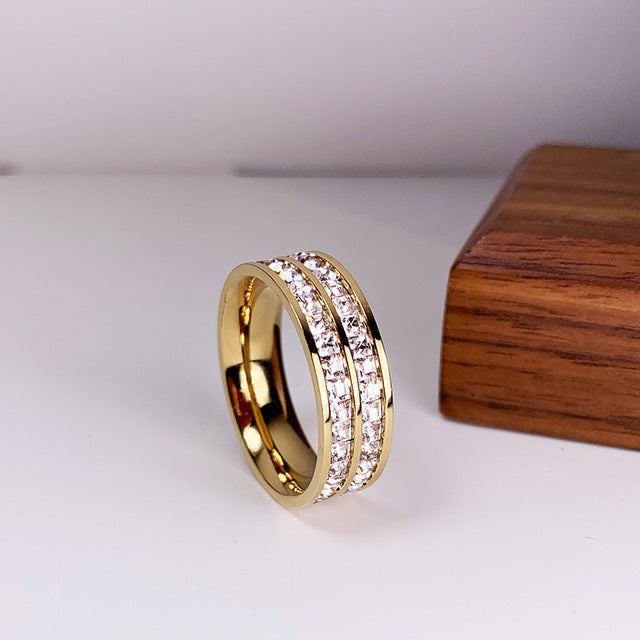 Umbrissa - REFLECTIONS OF ELEGANCE RING