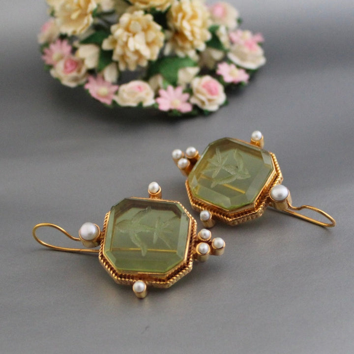 Thavellea - A WHISPER OF BEAUTY EARRINGS