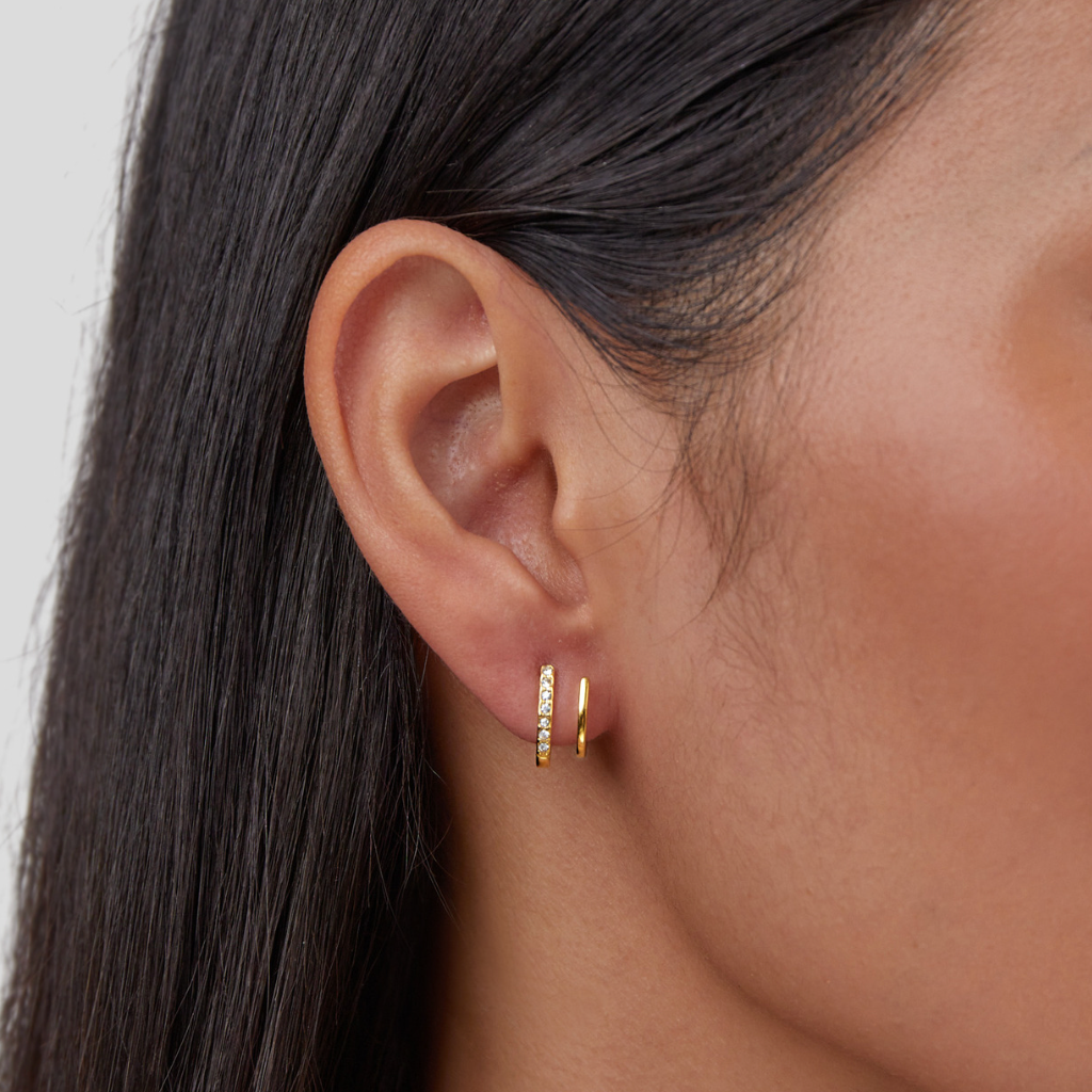Claw gold crystal earrings