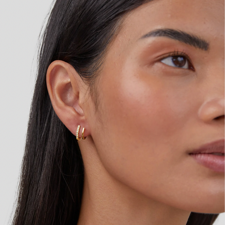 Claw gold crystal earrings