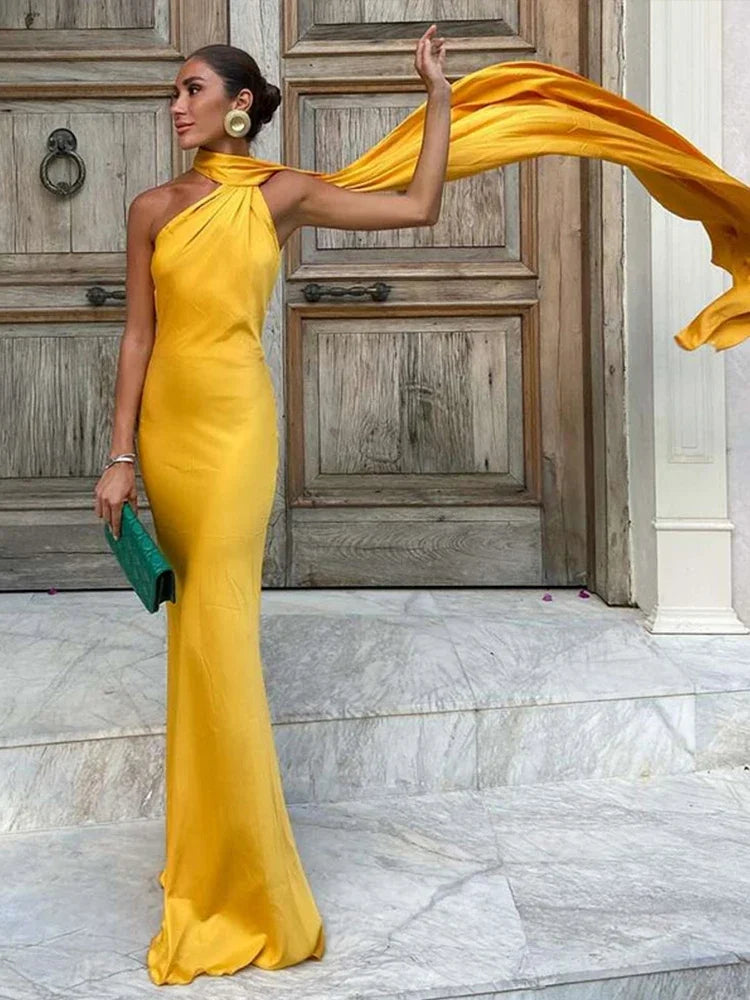 Norivelle - Timeless Cape Gown