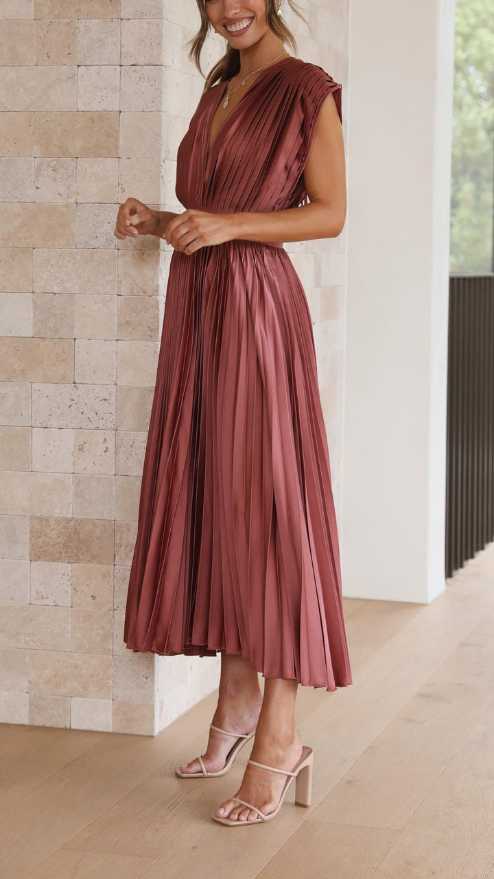 Elyvannae - Deep V-Neck Maxi Dress