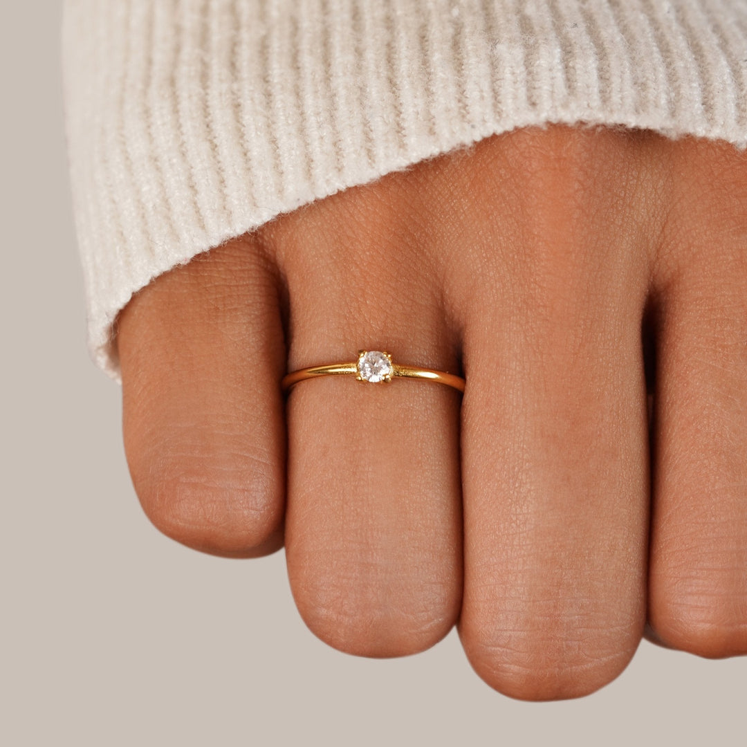 Birthstone gold rings