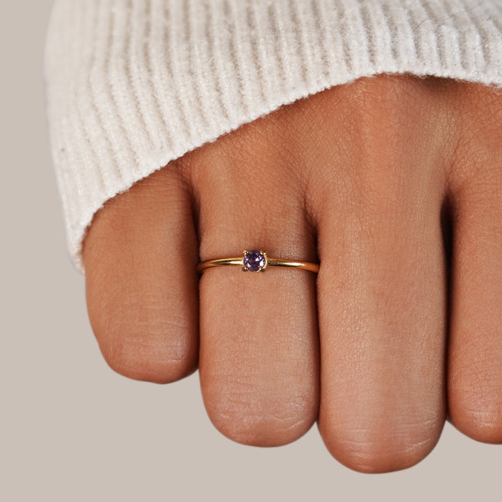 Birthstone gold rings