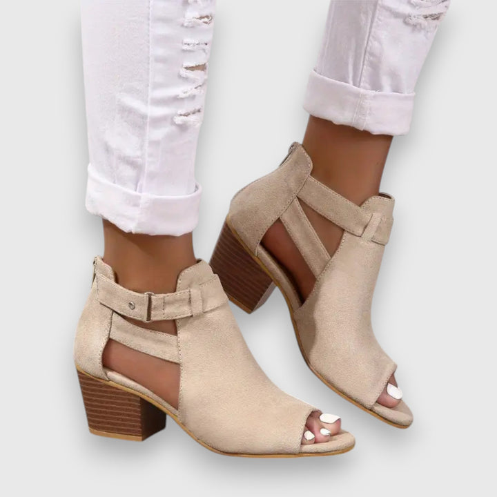 Kariselle – Sandals with Thick Heels