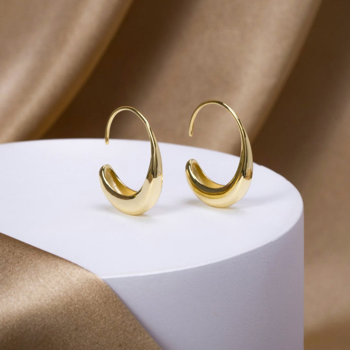 Knotted gold and freshwater pearl earrings