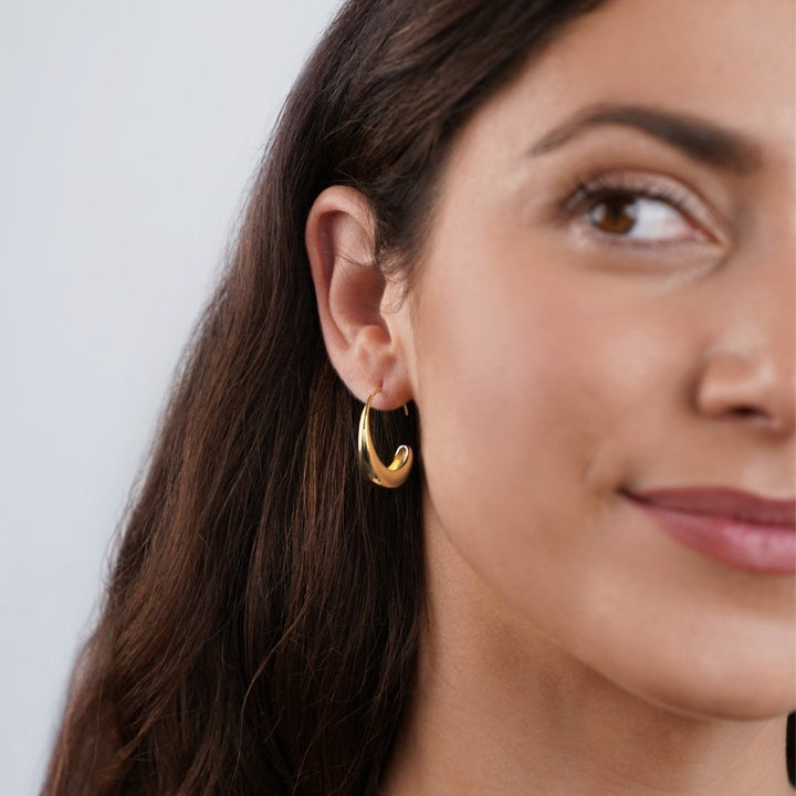 Knotted gold and freshwater pearl earrings