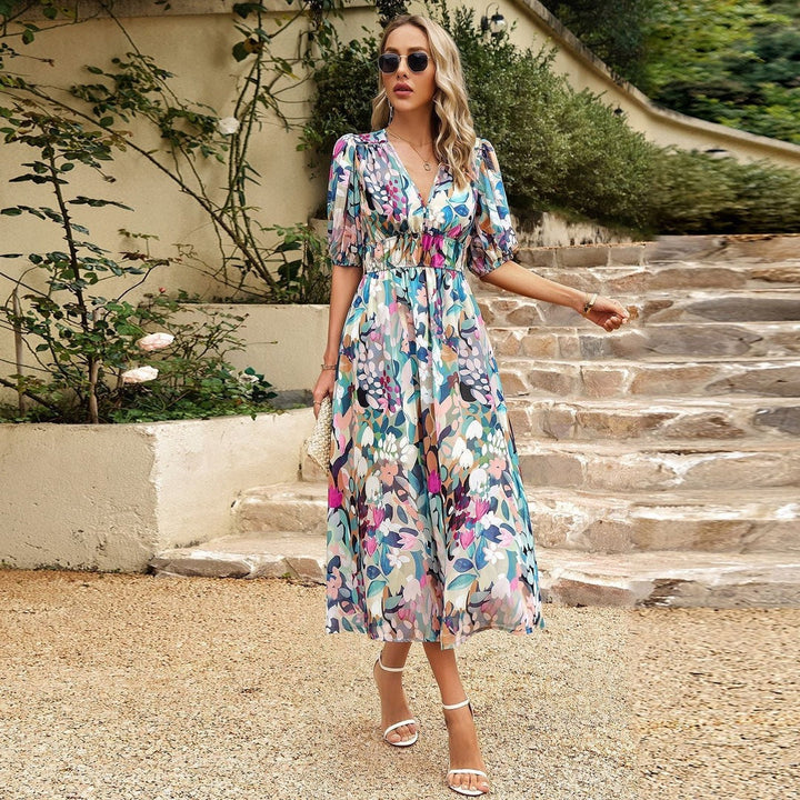Quinoria - V-Neck Printed Dress