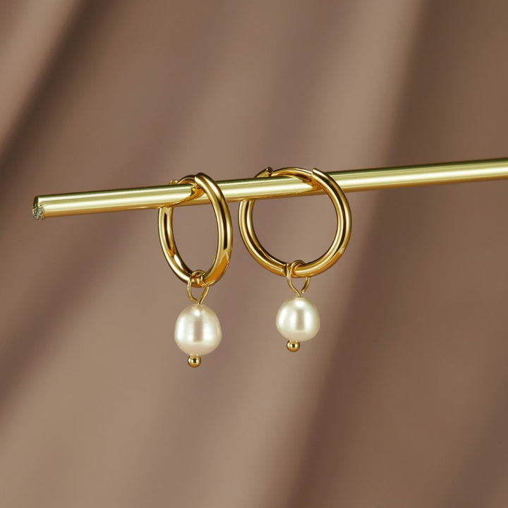 Bella freshwater pearl earrings