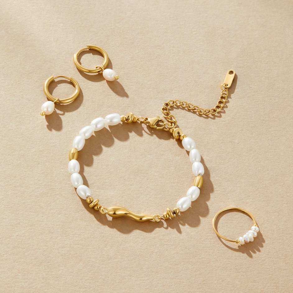 Love freshwater pearl bracelet