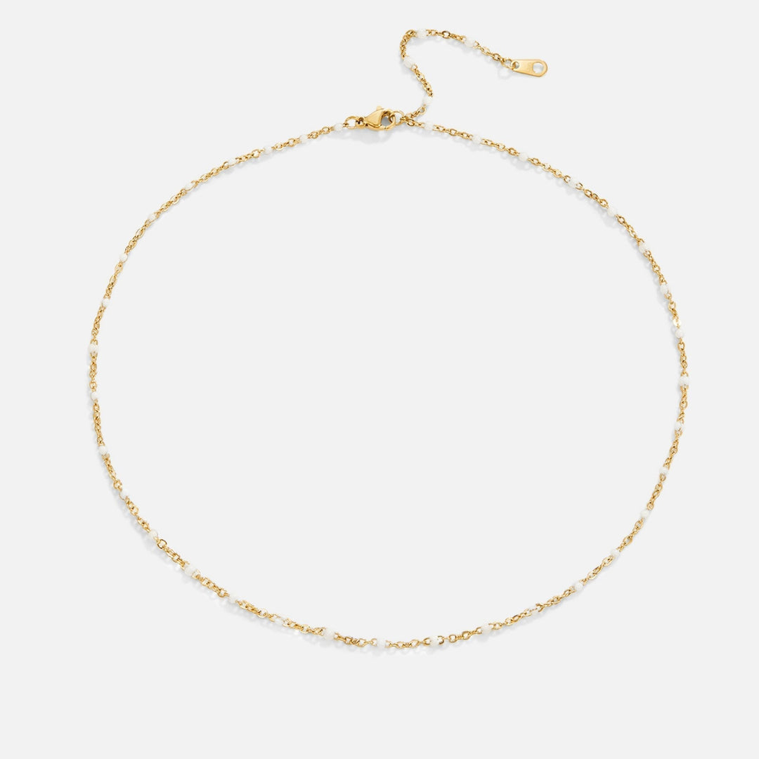 Clean white pearl necklace