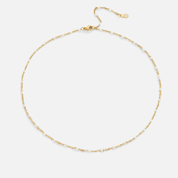 Clean white pearl necklace