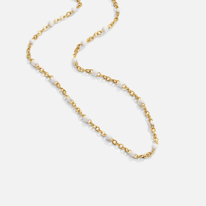 Clean white pearl necklace
