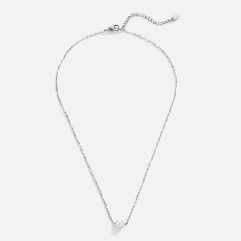 Solitaire silver pearl necklace